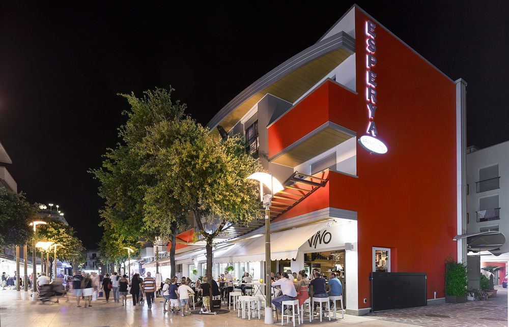 Aparthotel Esperya Lignano Sabbiadoro Ngoại thất bức ảnh
